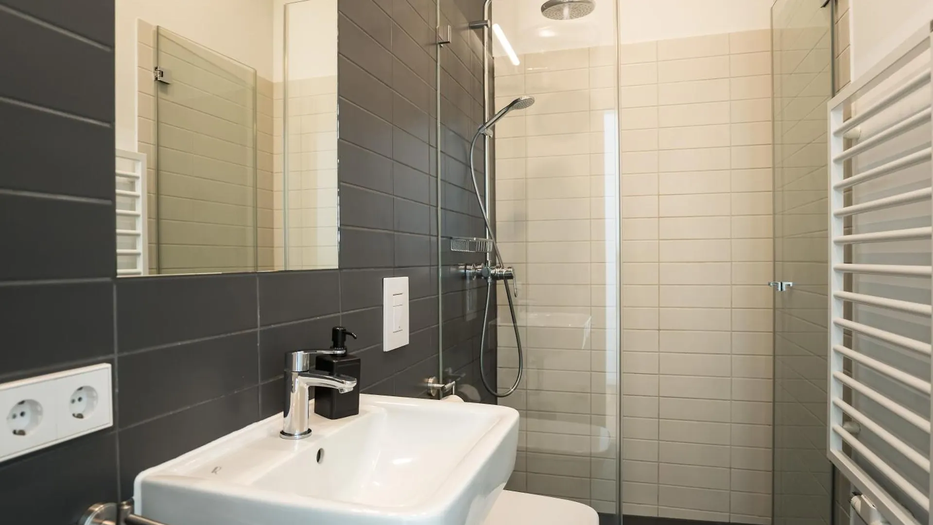 Homaris Apartments Schlueterstrasse 베를린