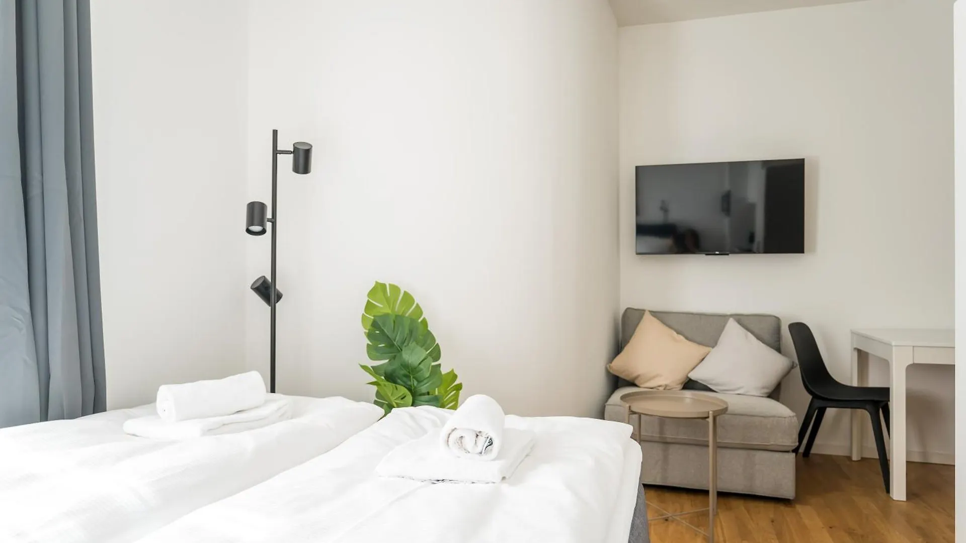 Homaris Apartments Schlueterstrasse Берлин