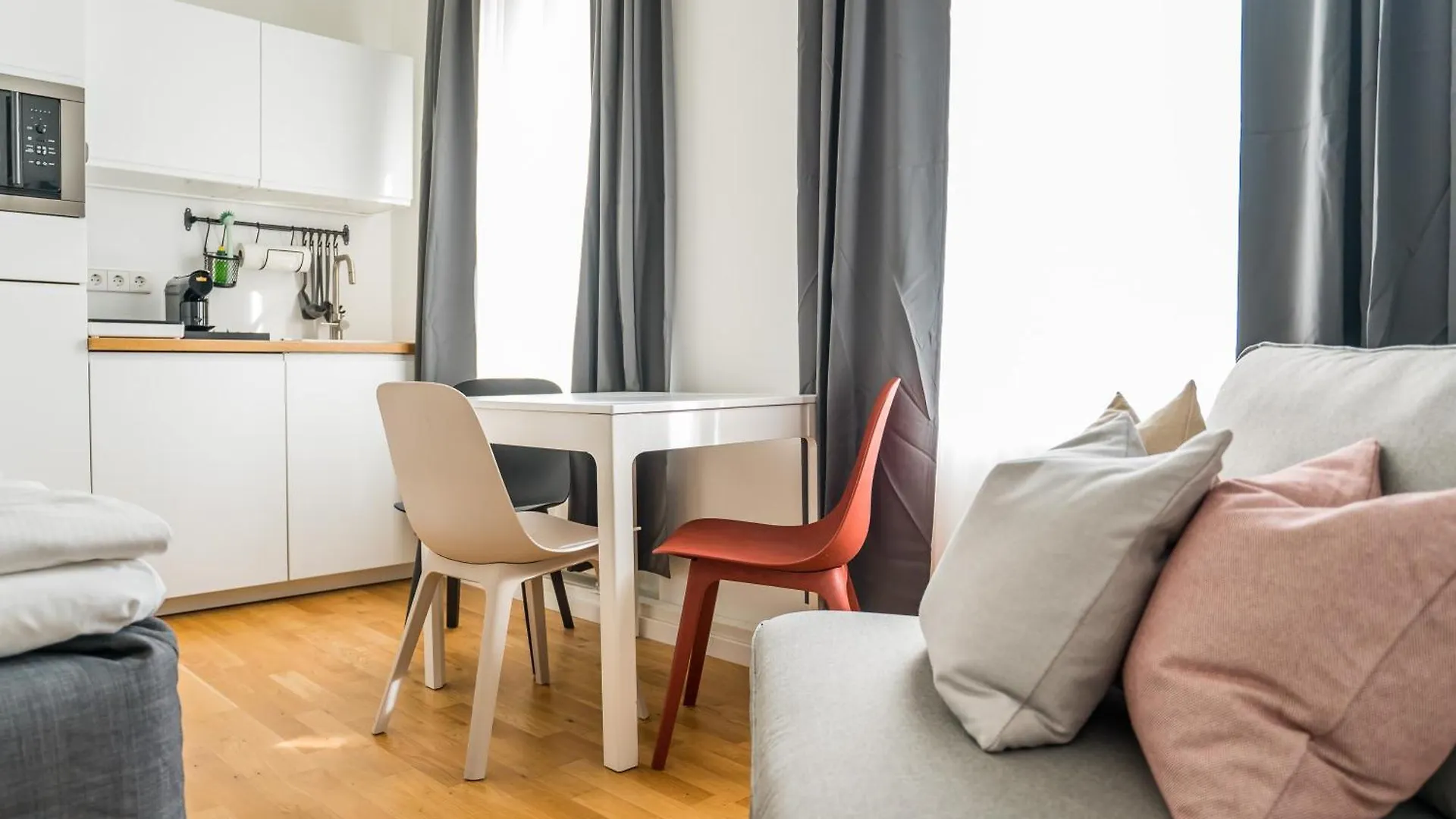 Homaris Apartments Schlueterstrasse Берлин