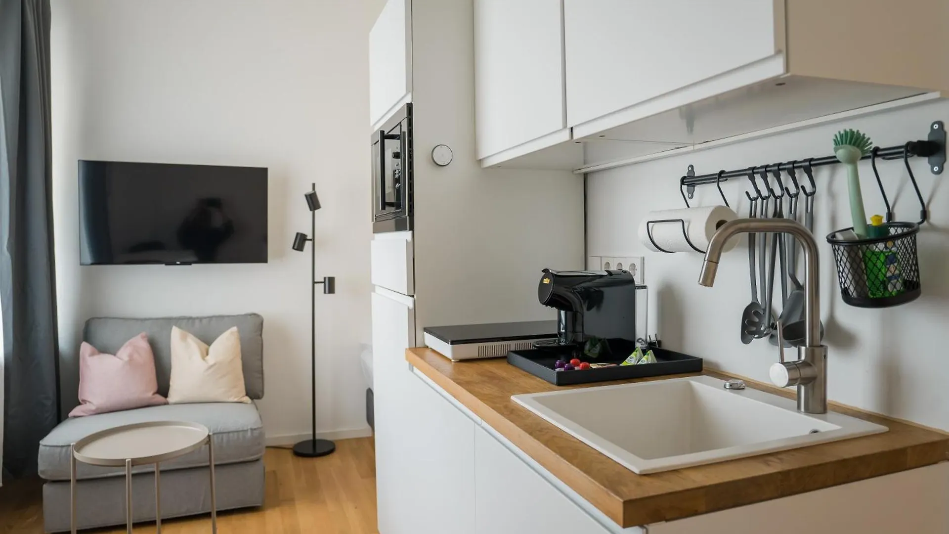 Homaris Apartments Schlueterstrasse Берлин